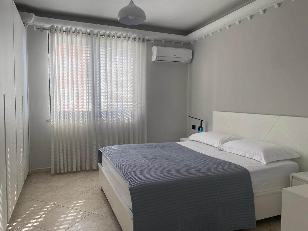 Laureta Central Apartment Tiranë Ngoại thất bức ảnh