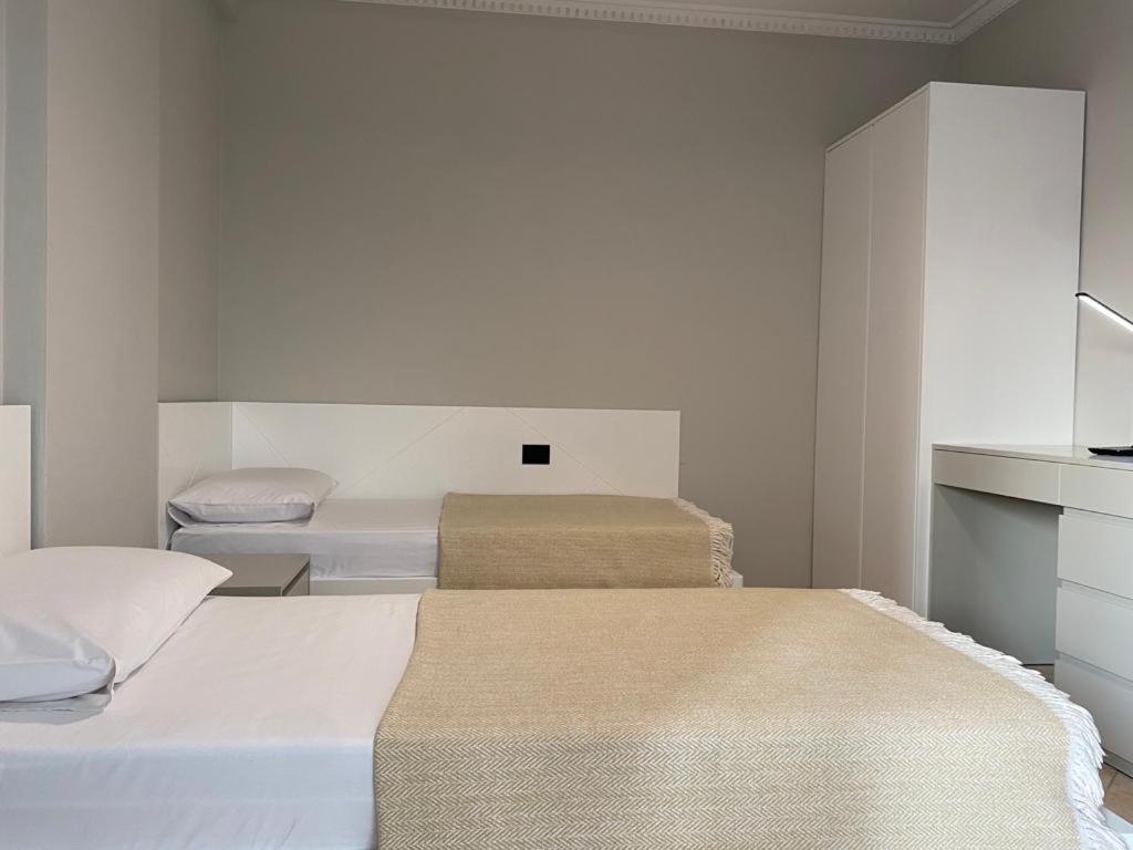 Laureta Central Apartment Tiranë Ngoại thất bức ảnh
