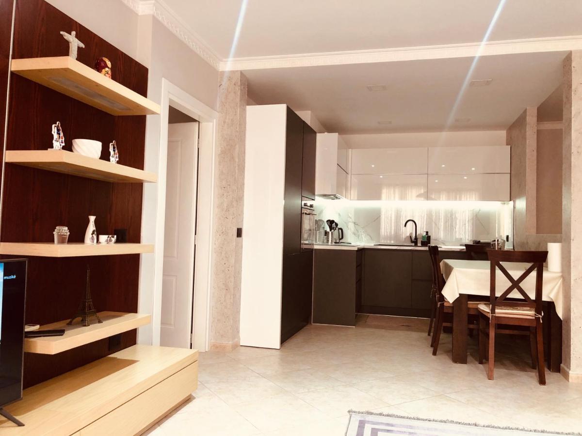 Laureta Central Apartment Tiranë Ngoại thất bức ảnh