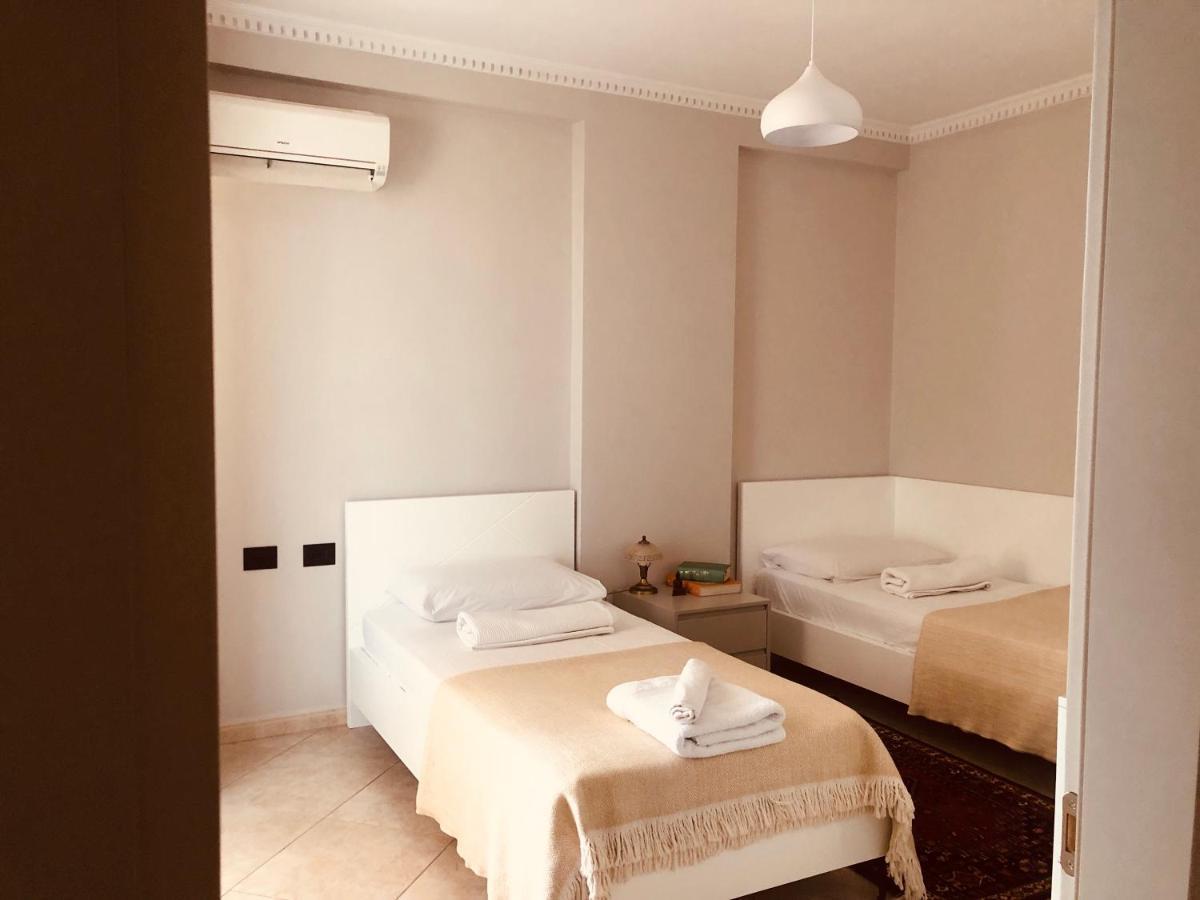 Laureta Central Apartment Tiranë Ngoại thất bức ảnh